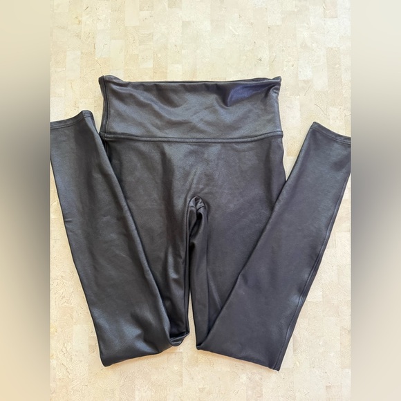 SPANX Women's High waisted Black Faux Leather Leggings‎ Compression - Small - Picture 4 of 6